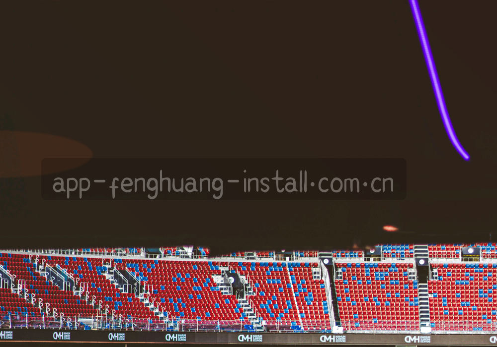 球场角球区俯视示意与角球计数面板组合的抽象图形